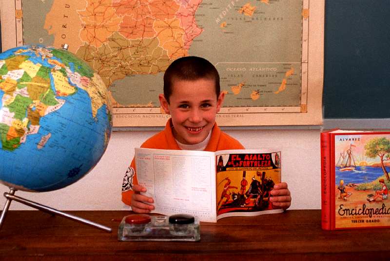 ALUMNA CON EL GUERRERO DEL ANTIFAZ