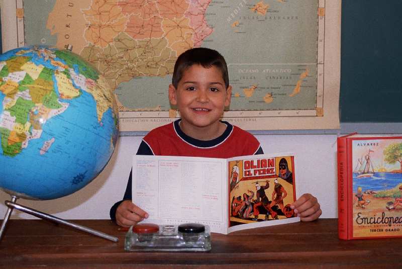 ALUMNA CON EL GUERRERO DEL ANTIFAZ