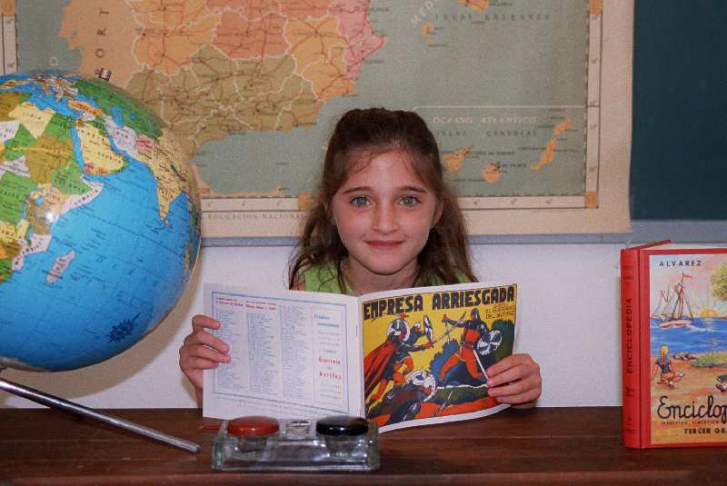 ALUMNA CON EL GUERRERO DEL ANTIFAZ