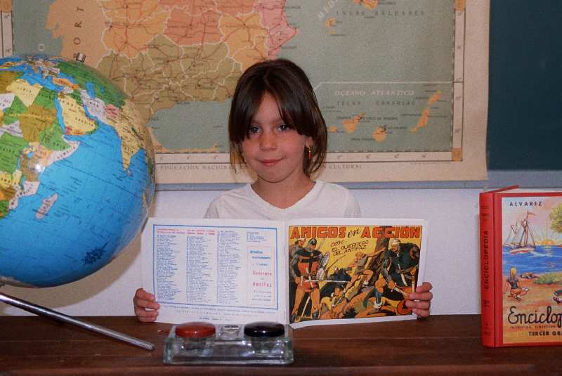 ALUMNA CON EL GUERRERO DEL ANTIFAZ